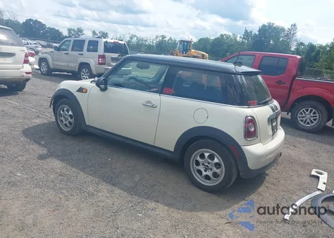2010 Mini Cooper z USA, uszkodzony, nr VIN WMWMF3C50ATZ26274